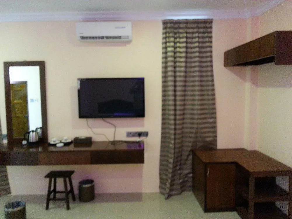 فندق توماتو لانكاوي 2*,